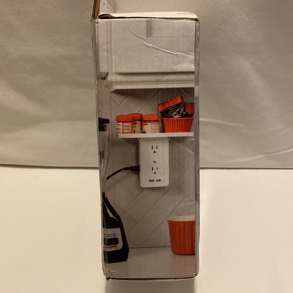 Socket shelf accessory holder and recharging station - Picture 5 of 6